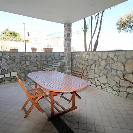 빌라 Sleeps 6 Pool Air Con Wifi 네라노