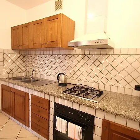 Sleeps 6 Pool Air Con Wifi 네라노
