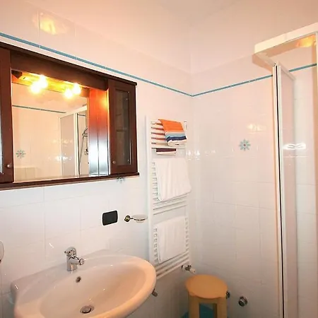 빌라 Sleeps 6 Pool Air Con Wifi 네라노