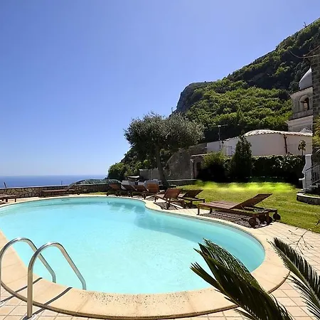Sleeps 6 Pool Air Con Wifi 네라노